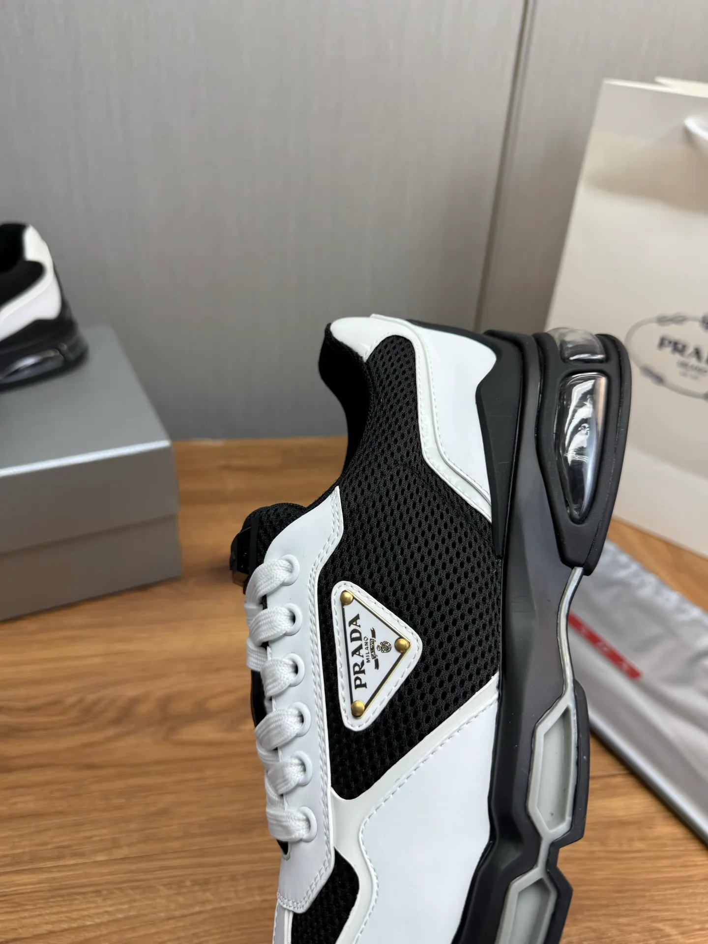 Men's shoes 💰660💰 [PRADA] Men's shoes are popular in the counter, high-quality shipments ✔️Official website synchronization, original imported cowhide with comfortable mesh + cowhide lining, 1⃣️:1⃣️reproduction, original factory air-cushioned original sole, 38-45